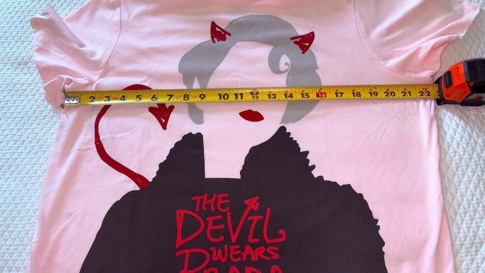 NEW Hybrid Apparel The Devil Wears Prada Women’s Large Pink Graphic T-Shirt - Picture 5 of 9